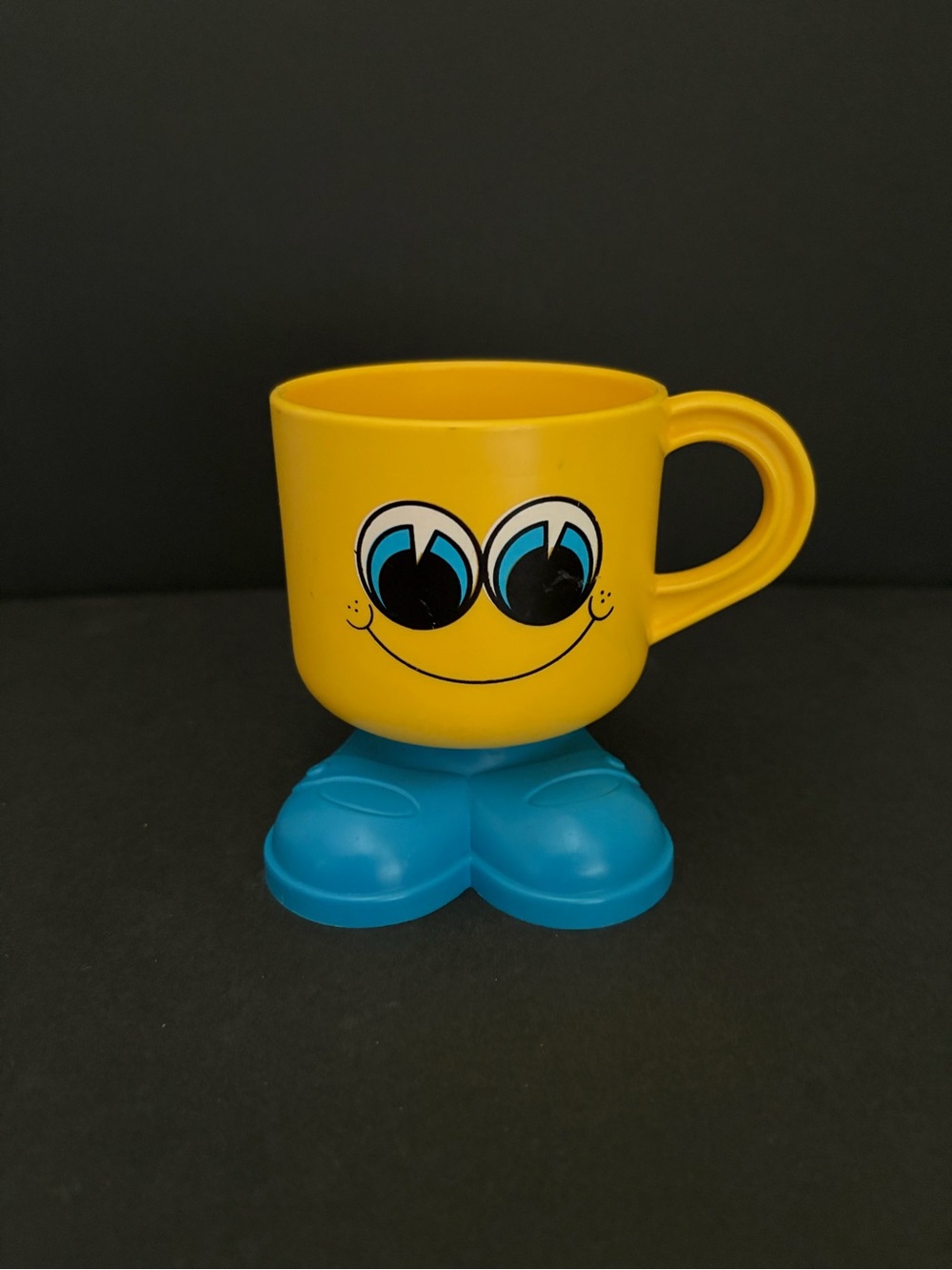 Vintage 1970’s Deka “Footsie Tootsie” plastic novelty mug